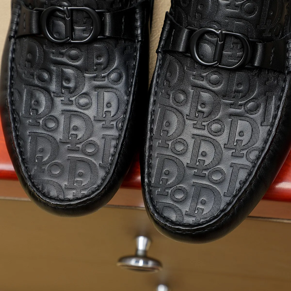 Men's shoes 💰380 🕷️🕷️[Dior] Dior's new casual men's shoes are launched in Hong Kong counters. Official website 1:1 production. Italian original first-layer cowhide + 🐷 leather lining. Designed by European and American masters. Perfect shape to create counter quality, solid color rubber wear-resistant outsole and classic dazzling toe! Super versatile and very comfortable. High-end without losing taste, fashionable and novel! ! Absolute focus! Colors available! Code number 38-44 (45.46 customized)